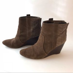 Dolce Vita Brown Suede Ankle Booties - Sz 7.5